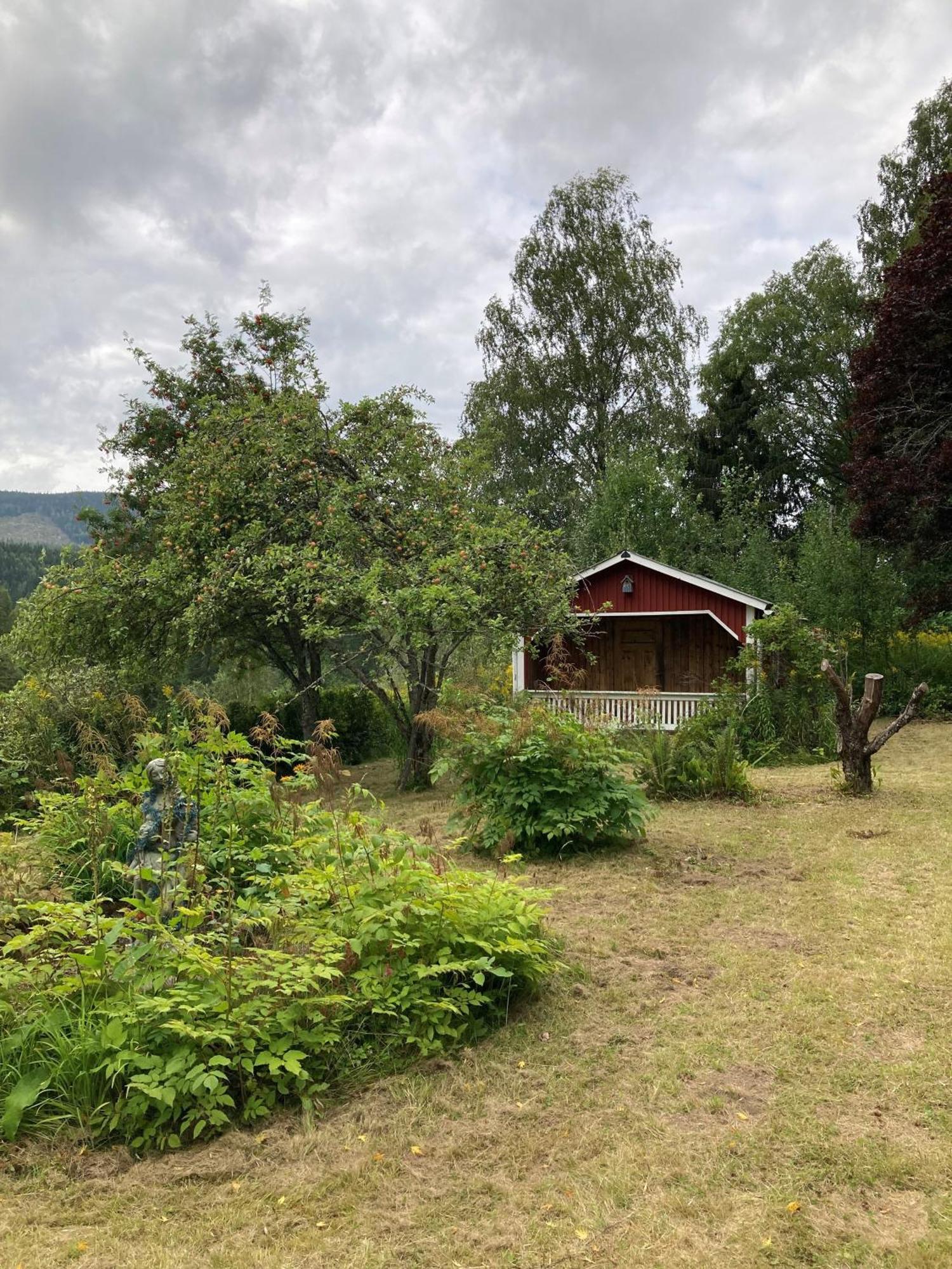 Charmig Villa Med Bastu Och Snabbt Wifi Långav Kültér fotó