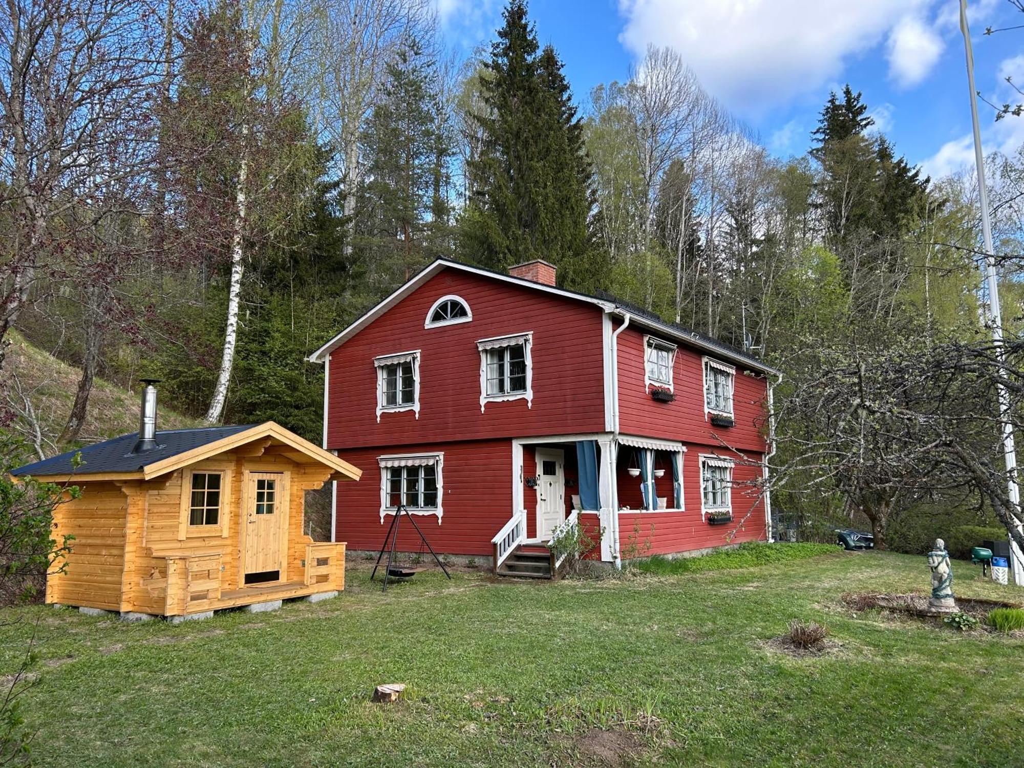 Charmig Villa Med Bastu Och Snabbt Wifi Långav Kültér fotó